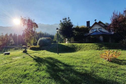 Lago Puelo House | Casa privada amplia y tranquila, rodeada de naturaleza.