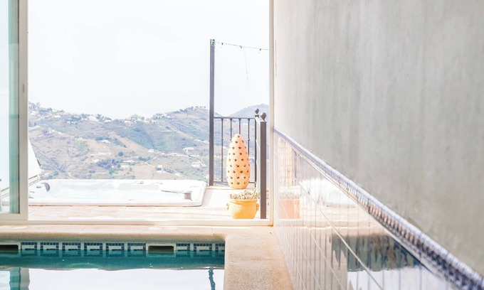 Competa Bed & Breakfast | Casa Roble B&B
