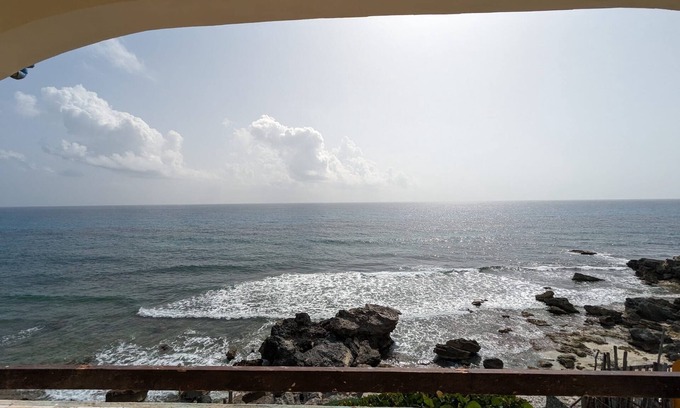 Colonia Meteorologico Villa | Casa Roca Caribe - Whole House - 4 Bedroom, 3 Bathroom, Pool, Ocean front