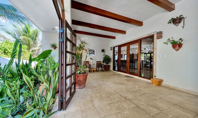 Isla Mujeres Apartment | CASA ROCA CHAAC Owner Suite/Ocean Front /Spacious/Quiet/Parking/