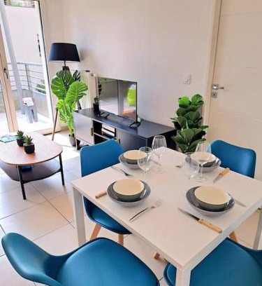 Tassin-la-Demi-Lune Apartment | Casa Rosa : appartement moderne avec balcon