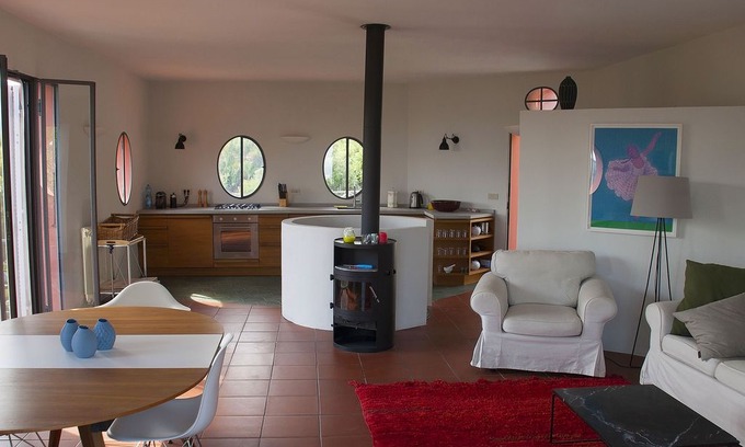 Isolalunga House | Casa Rossa, Colle Lupi. Holiday house with pool and views of the sea and mountains