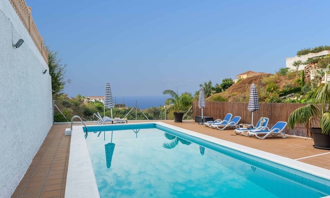 Benajarafe Villa | Casa Rural con Vistas Mar Vélez-Málaga by Ruralidays