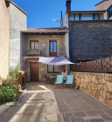 Hoyos del Espino House | CASA RURAL EL TOLEO