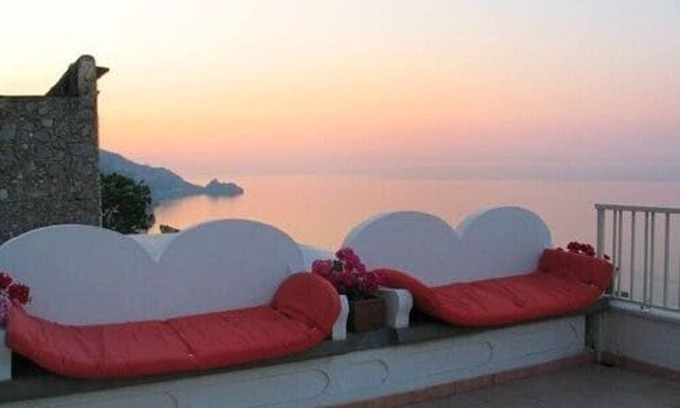 Praiano Apartment | Casa San Tommaso studio flat with breathtaking sea view terrace.