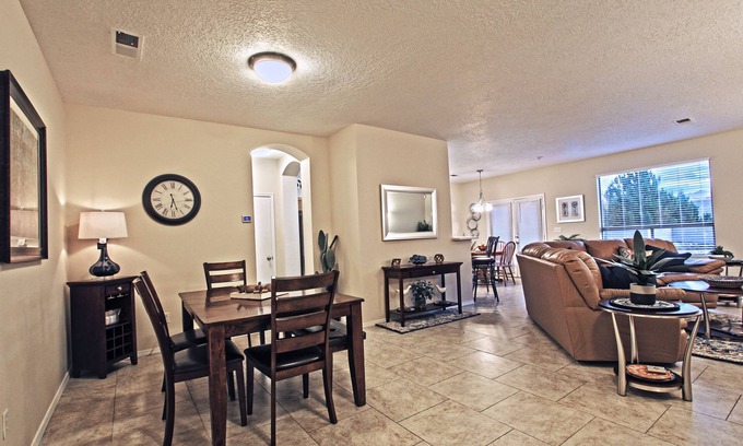 Vista Del Norte Alliance House | Casa Sandia ~ Great Central Location by a Premier Partner Host!