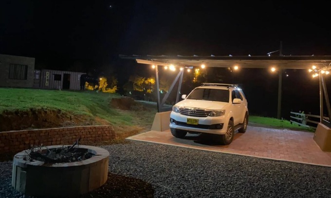 Chiquinquira Cottage | CASA SANTO DOMINGO, romantic cabin with city view, 10 min from downtown