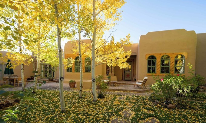 Arroyo Seco House | Casa Sara Adobe Home in Taos New Mexico, sleeps 12