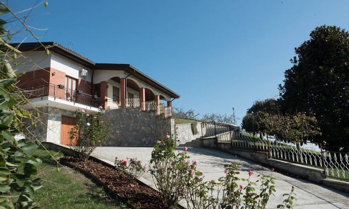 Solonghello Villa | Casa Serena - Unique Retro/Classic Villa in Wine Country near Milan Terrace View