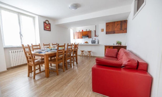 Clusone Apartment | Casa soleggiata sull'altopiano
