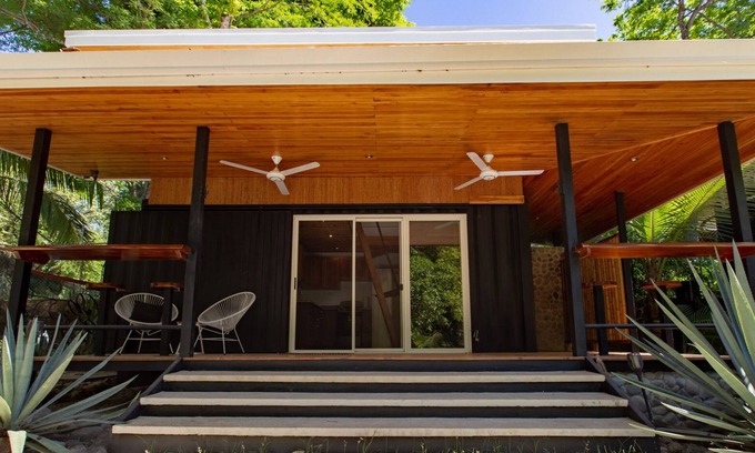 Nosara Apartment | CASA SWELL B | STUDIO WALKING DISTANCE TO BAKERS BEACH