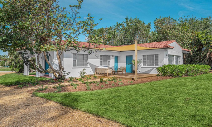 Fort Pierce Shores House | Casa Tamarindo - 1+ Acre Private Beach Front Home
