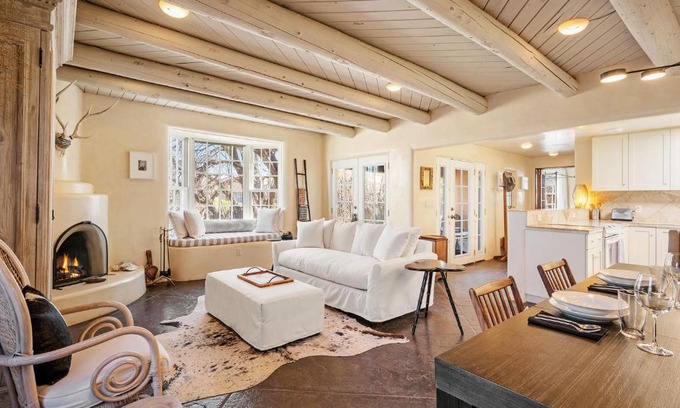 Santa Fe House | Casa TATIZ Privacy in a Southwestern Gem