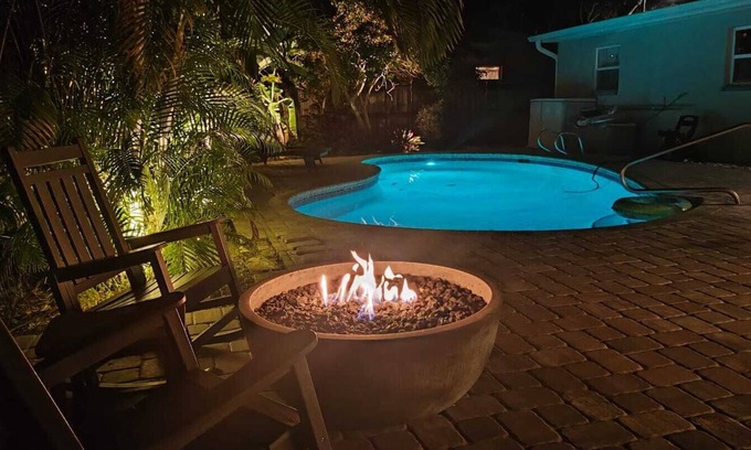 Merritt Island House | Casa Tipica! 4-bedroom tropical oasis in Merritt Island with heated pool