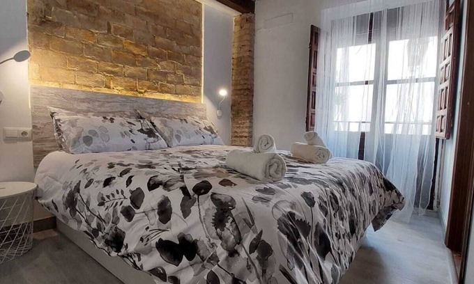 Albaicin House | Casa Torre Histórica Para Grupos en Albaycin a Pasos de Plaza Nueva y Alhambra
