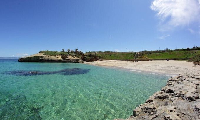 Porto Torres Apartment | CASA TURRITANA: LOVELY THREE-ROOM APARTMENT conveniently close to the sea.
