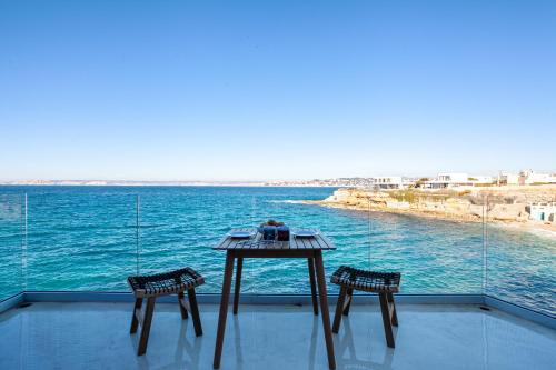 8th Arrondissement Apartment | CASA UMI - Magnifique appartement avec accès privé à la mer et grande terrasse