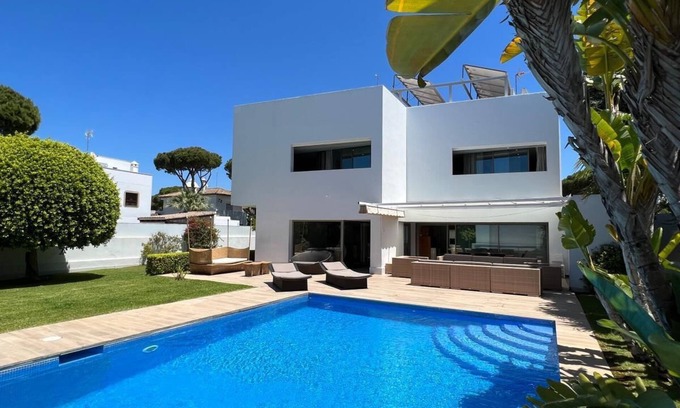 Cabo Roche House | Casa Vera - Modern villa for 8 pax with pool very close to the beach