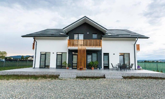 Rasnov House | CASA VIKI