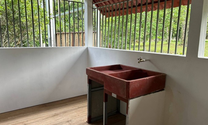 Cahuita House | Casa Violeta Cahuita 5 minutes from Cahuit National Park.