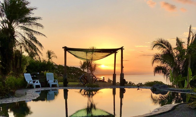Esterillos House | Casa Vista Pacifico, great view ,three minute walk to the beach and restaurants