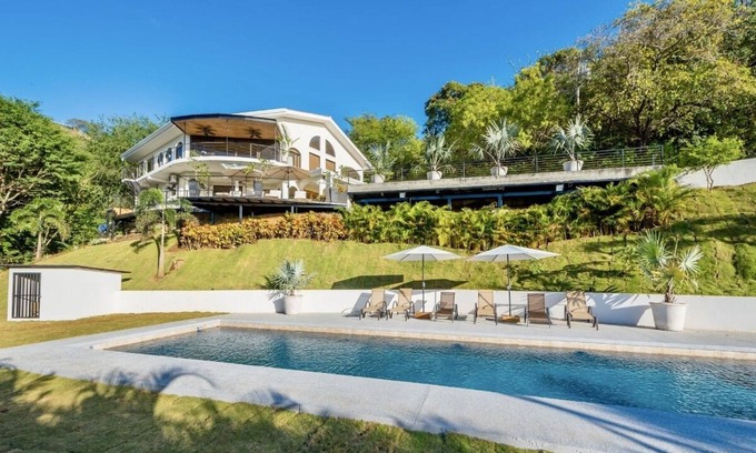 Potrero House | Casa Vista Prieta, Ultra-Luxurious w/ Pool, Gym