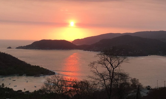 Cerro del Vigia Condo | Casa Westie - Picturesque Pacific Ocean & Zihuatanejo Bay views. Pet Friendly!
