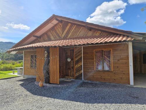 Pomerode House | Casa Ypê Amarelo 1