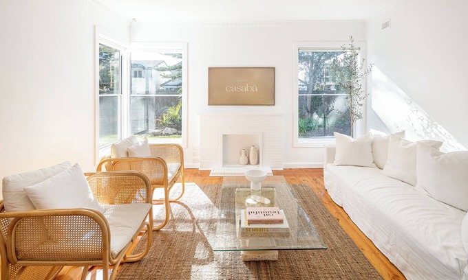 Adelaide House | Casabā - Luxe 3-Bedroom Beach House (75m to the beach)