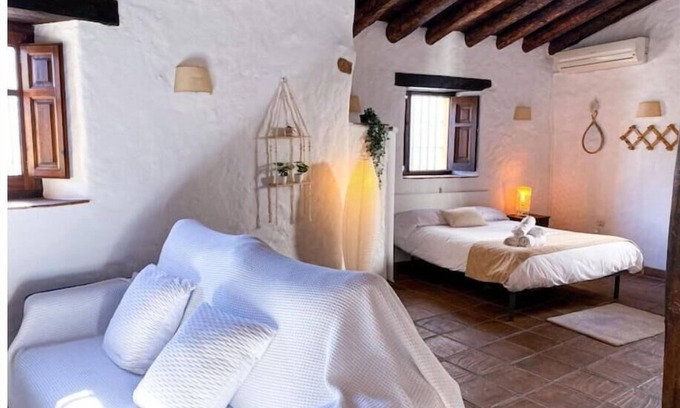 Benadalid House | Casabenadalid. Casa Rural con Piscina