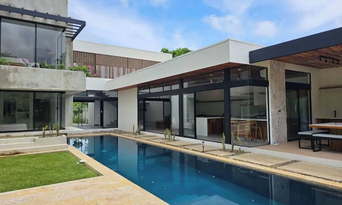 Uvita House | CasaBlanca, Brand new, 4 bdr, walk 2 beach