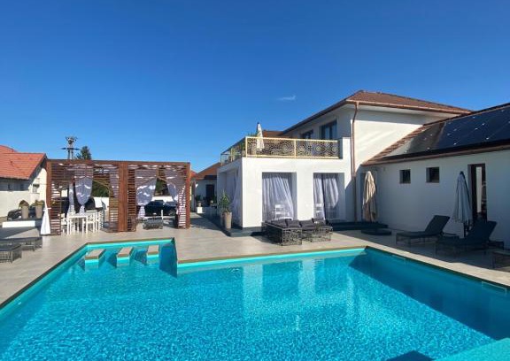 Abadszalok Hotel | CasaBlanca vendégház