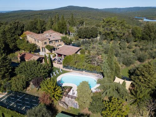 Sinalunga Villa | Casale Poggio al Vento by VacaVilla