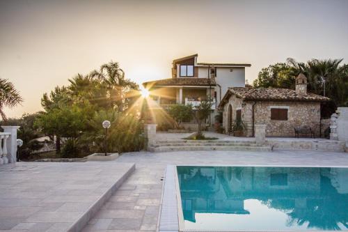 Favara Bed & Breakfast | Casale Rocca Russa B&B