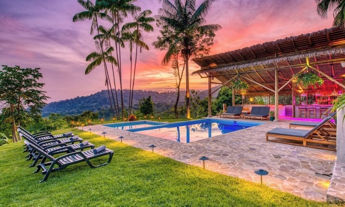 Lagunas de Baru House | CasaLong Luxury Villa with Pool and Jacuzzi