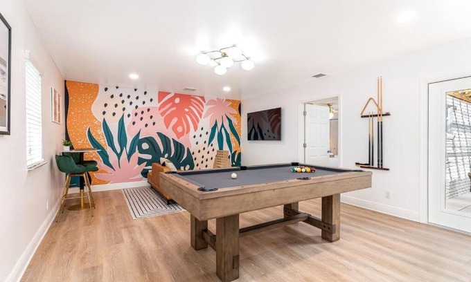 Middle River Terrace Villa | CasaOlita Pool Table 3mi to Beach Full Kitch