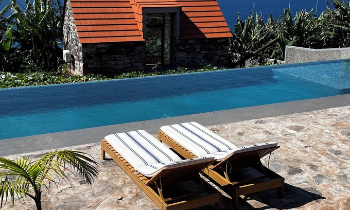 Gaula Cottage | CASAS DO LARANJO- Cottages Infinity Pool