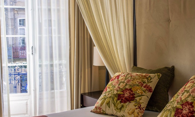 Sao Nicolau Apartment | CASAS DO PORTO - Elegance Two Bedroom