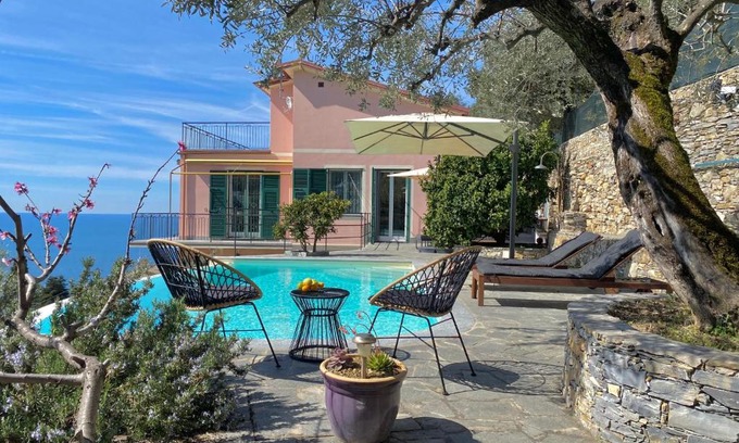 Pieve Ligure Apartment | CasaViva - Ampio Trilocale vista mare con piscina - Pieve Alta