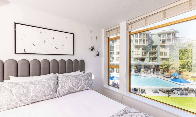 Village North Hotel | Cascade Lodge Premium Suite with Pool & Hot Tub