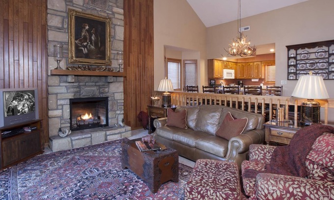 Blowing Rock Condo | Cascades 6 | Fireplace, Restaurant, Pool, Spa