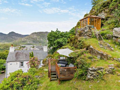 Rhiwbryfdir House | Cascades Cottage