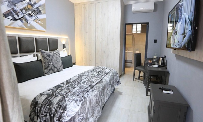 Nelspruit Cabin | Cascades Guest Lodge and Apartments