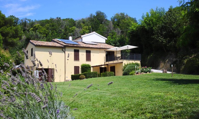 Castel di Mezzo Apartment | CASE SAN BARTOLO: in a protected natural area by the sea - with fantastic views