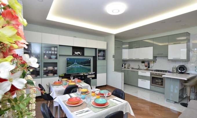 Centro Storico Apartment | CASERTA DELUXE - ELEGANT APARTMENT IN CASERTA CENTER WELCOMES UP TO 5 GUESTS