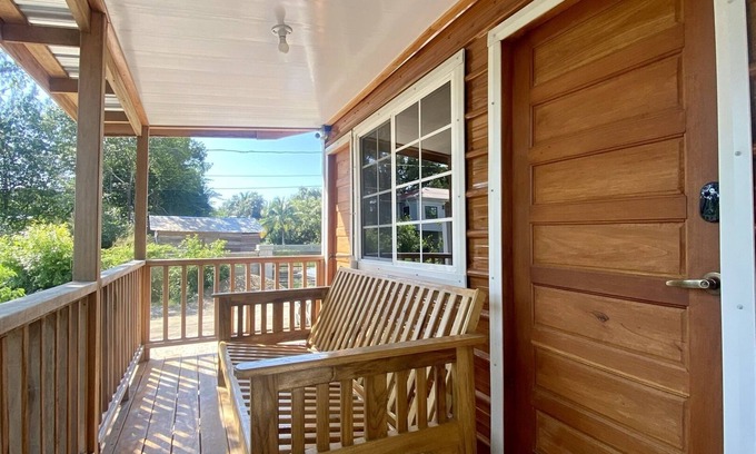 Placencia House | Cashew Tree Cabana-Small Cosy, Close to the Beach.