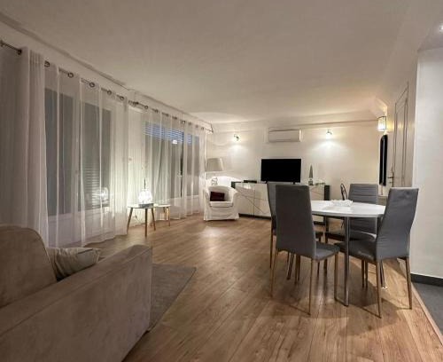 Cap-d'Antibes Apartment | Casino Juan-les-pins