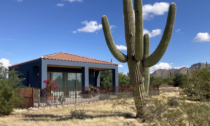 Tucson House | Casita Azul: A Sonoran Desert Guesthouse