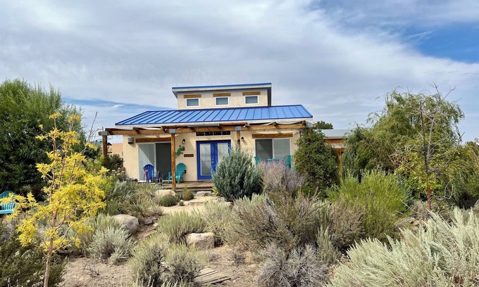 Reno Cottage | Casita Azul- sanctuary at the foot of the Sierra Nevada