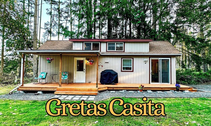 Adelma Beach House | Casita Cozy Cottage Nestled in a Wooded Retreat